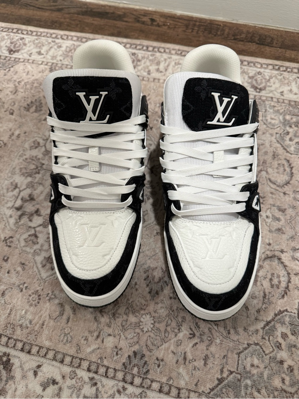 Louis Vuitton Men’s White & Black Low-Top Sneakers